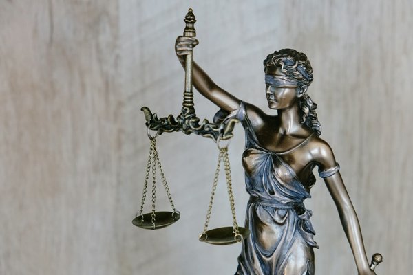 Quels sont les aspects juridiques de la gestion des risques liés à la cybersécurité en entreprise?