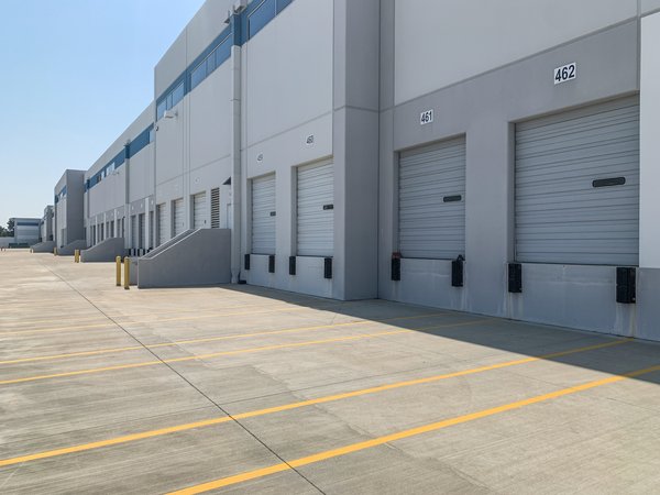 Porte industrielle : 5 solutions pour une sécurité optimale